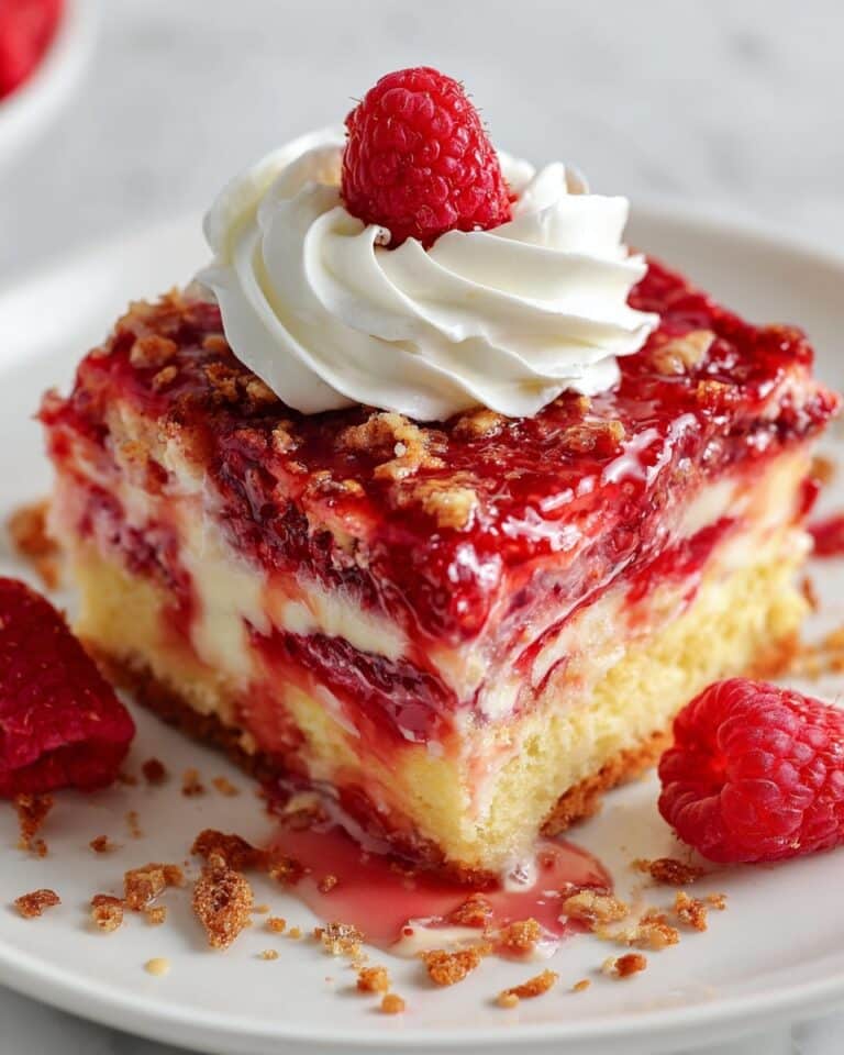 Easy & Delicious Viral Strawberry Cheesecake Dump Cake Recipe